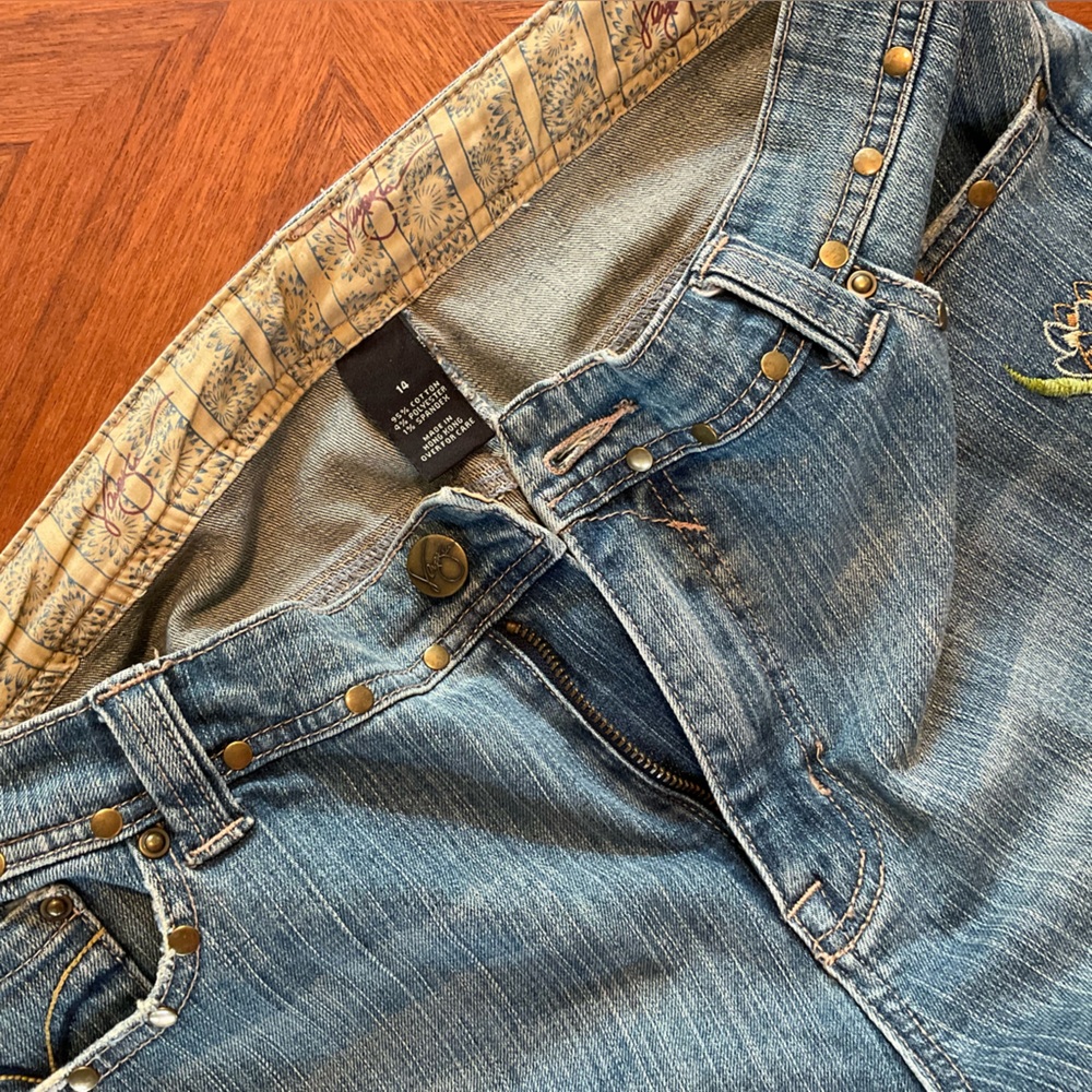 Venezia Floral Embroidered Denim Jeans - Picture 5 of 7
